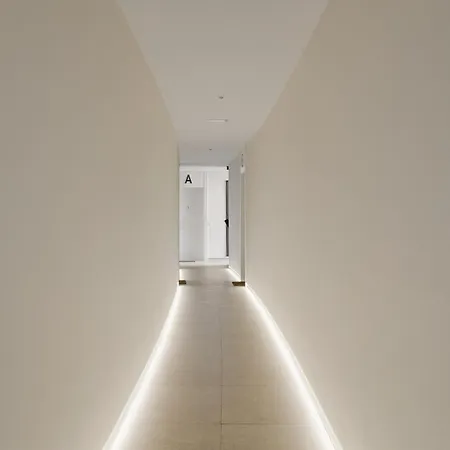 Vivi Homes - Sunrise Pool, Sauna, Gym, Terrace & Sea View Lejlighed Torremolinos