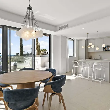 Vivi Homes - Sunrise Pool, Sauna, Gym, Terrace & Sea View 아파트 *